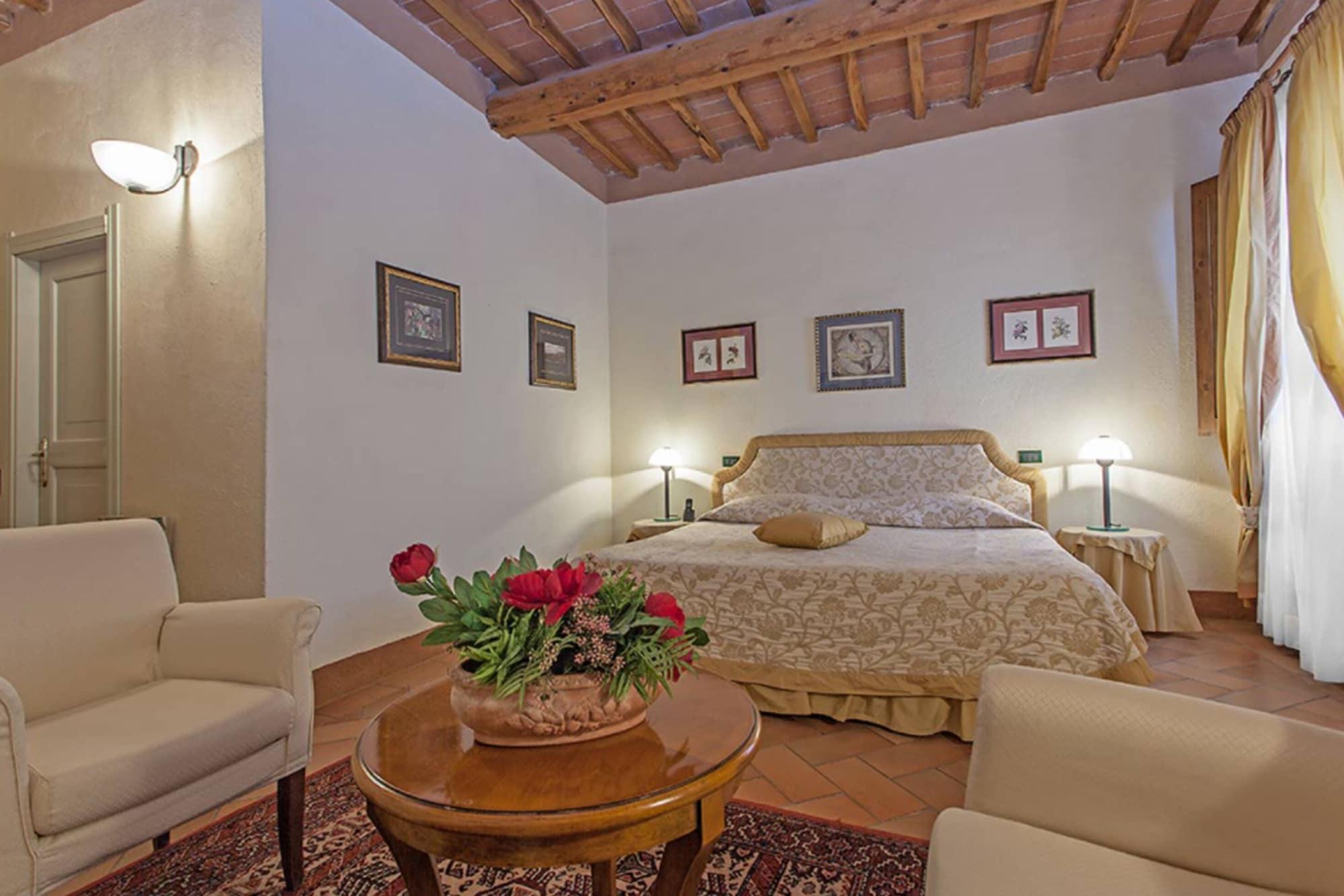 Relais Il Chiostro Di Hotel 4*