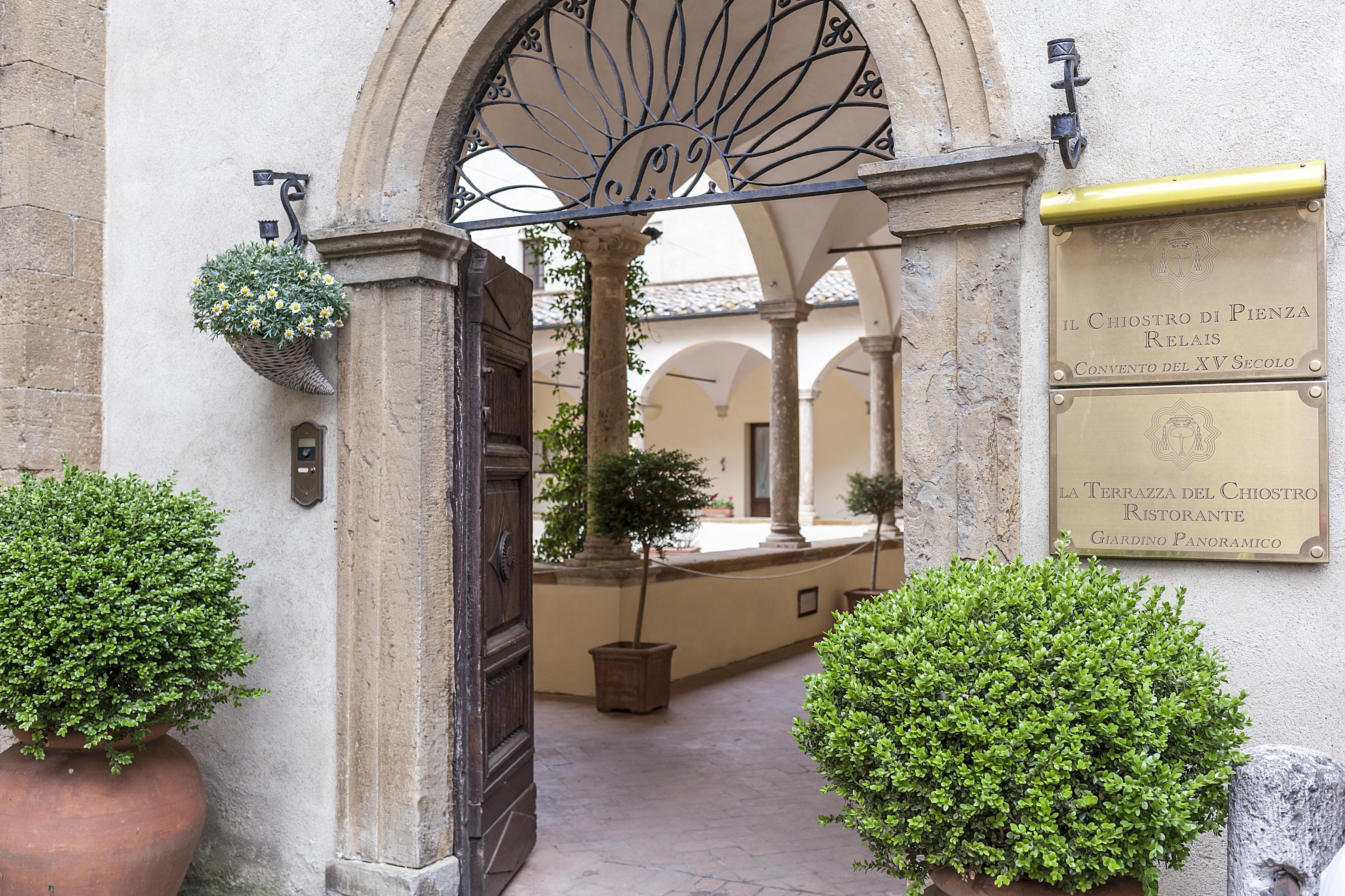 Relais Il Chiostro Di Hotel 4*